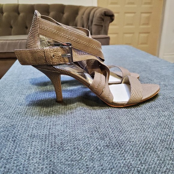Michael Kors Strappy Heeled Sandals (NWOT) - Picture 1 of 7